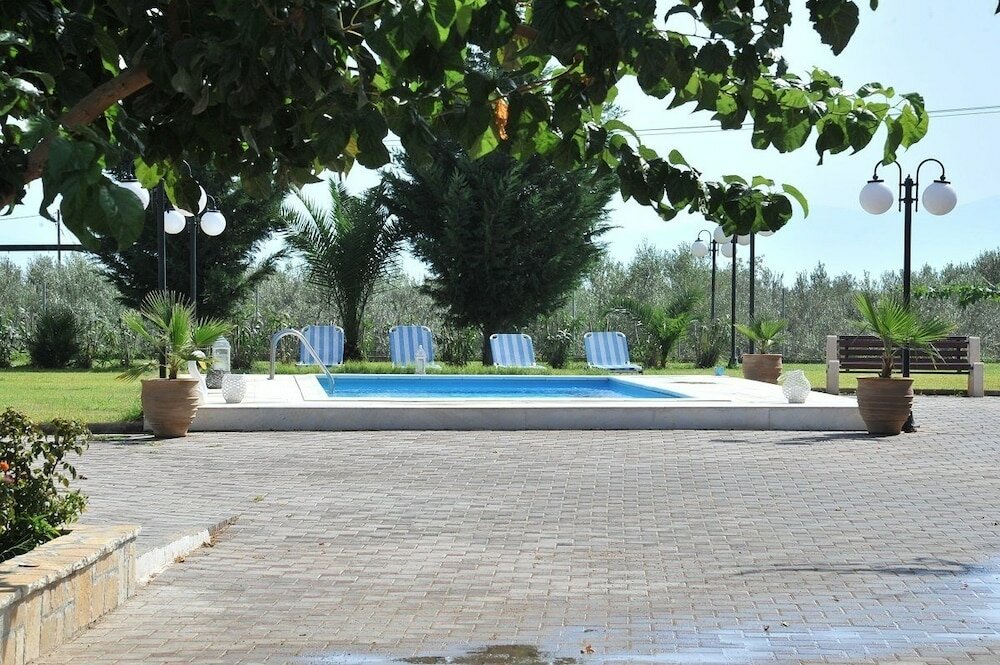 Фото Angelos Kandia Apartments