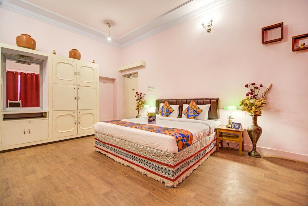 Фото FabHotel Pink Palace