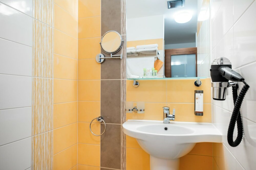 Фото Hotel Mlynska