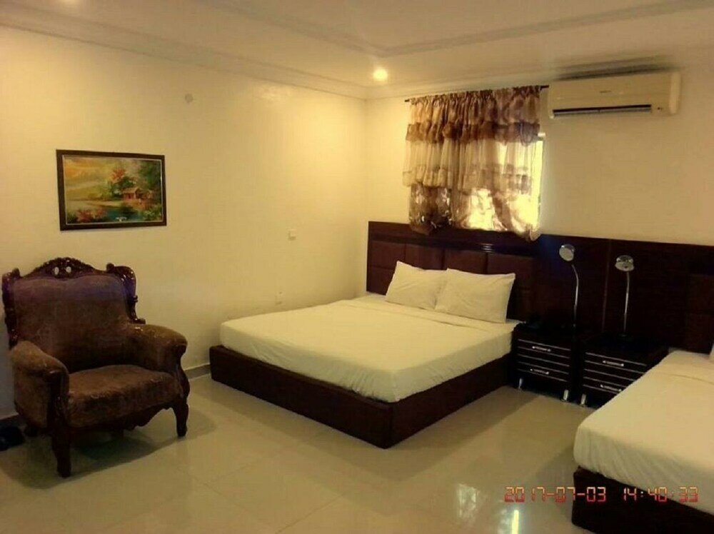 Фото отеля 2