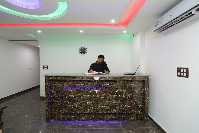 Гостиница Airport Hotel Ambience Inn в Дели