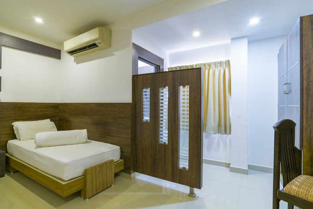 Фото Crescent Inn Navallur