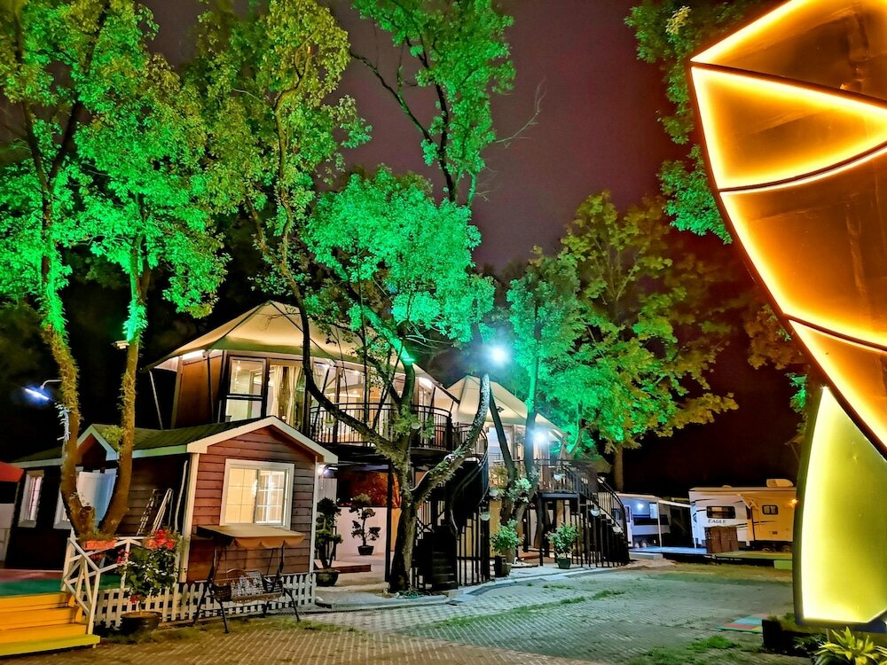 Фото Hantang Xinge Touring Car House