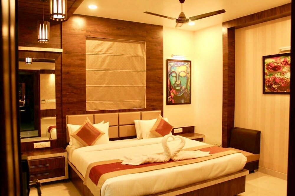 Фото Hotel Uday Palace