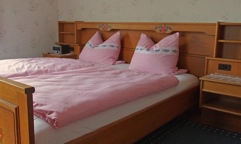 Фото Gaestehaus Bergwald