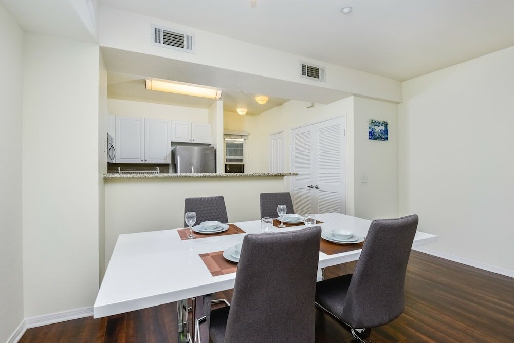 Фото Pelicanstay in Downtown San Diego