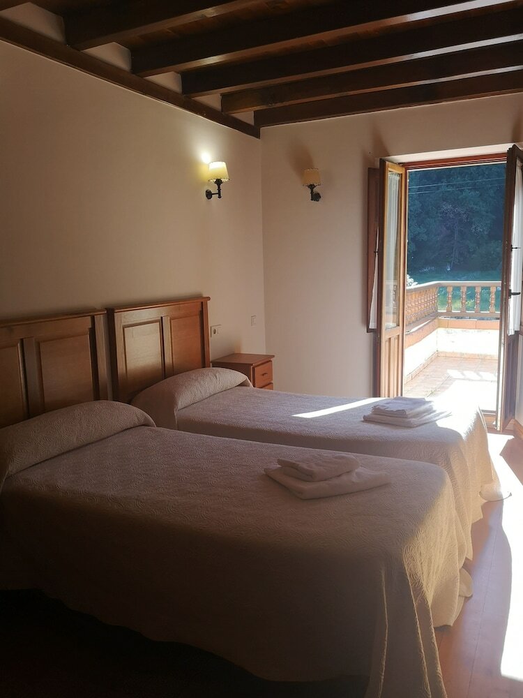 Фото El Roblón De Cabuerniga