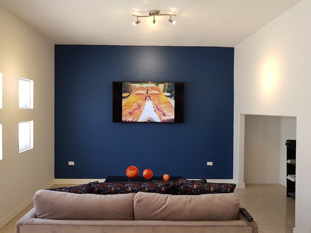 Фото Residencia a 100 mts del consulado