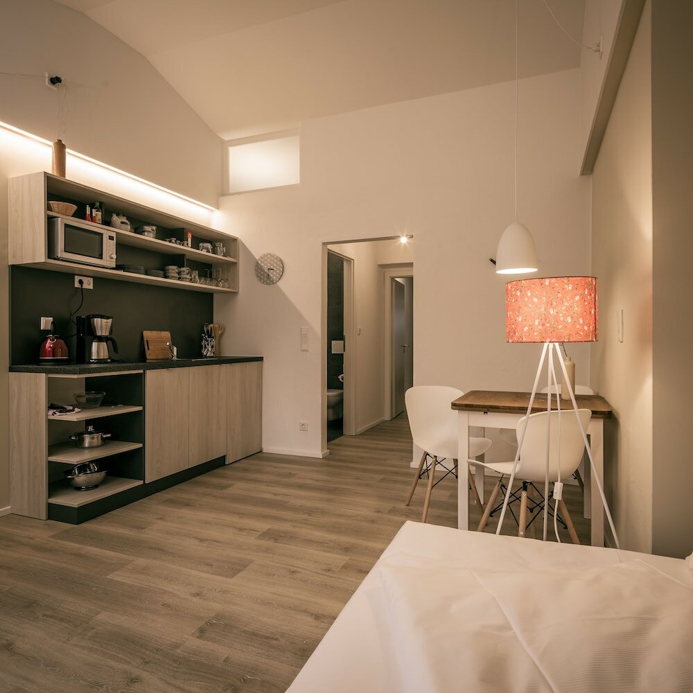 Фото Little Suite Apartments