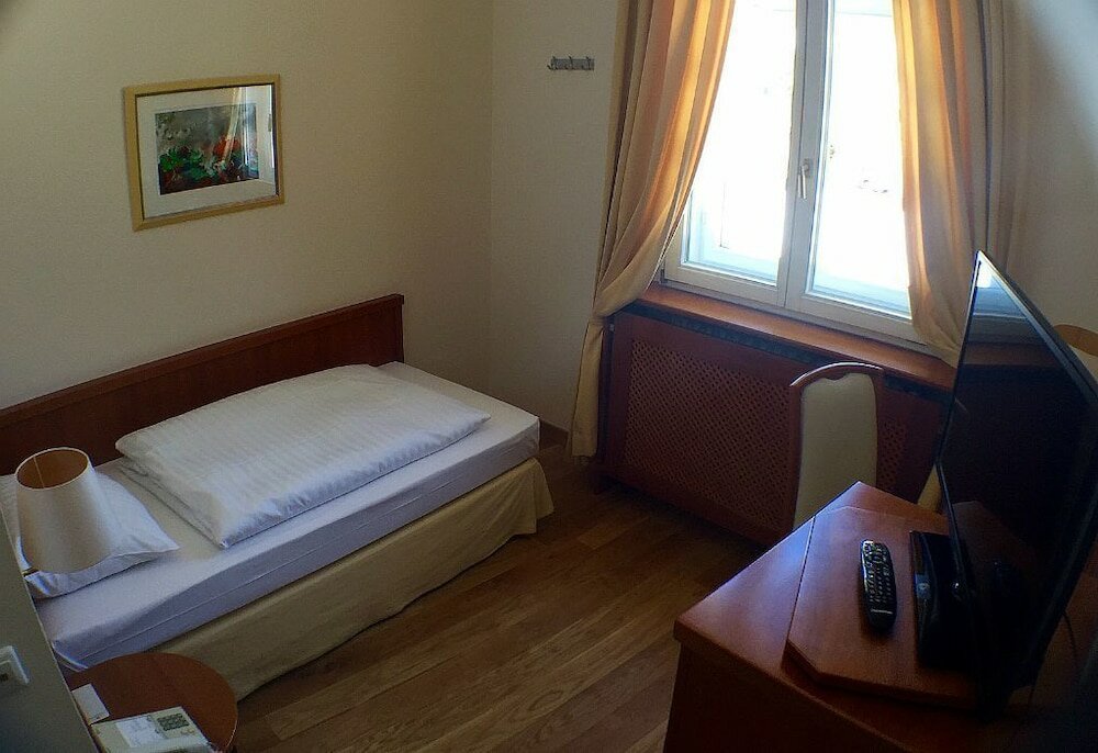 Фото Hotel Zum Erbprinzen