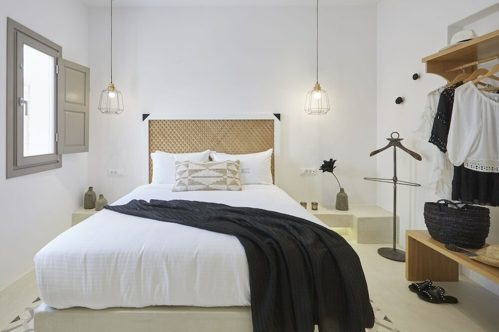 Фото White and Co. La Torre Suites