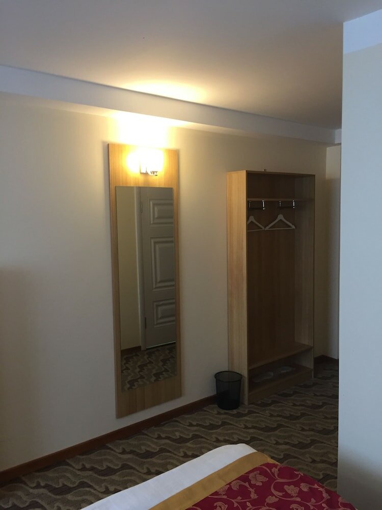 Фото Отель Очир титэм (Бриллиантовая корона)