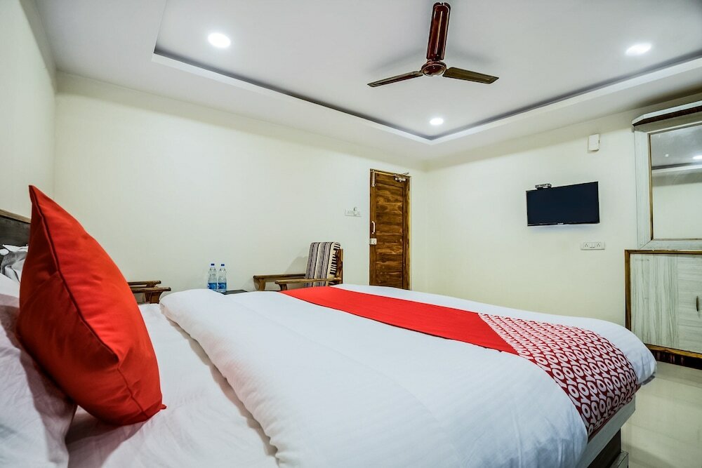 Фото Oyo 12973 Hotel Crystal