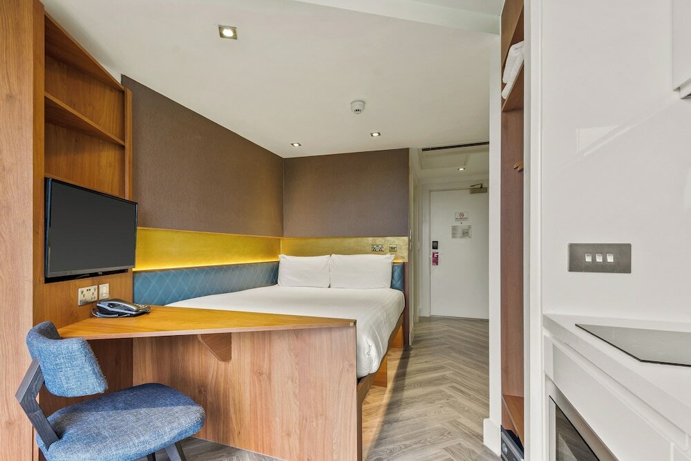 Фото Roomzzz London Stratford