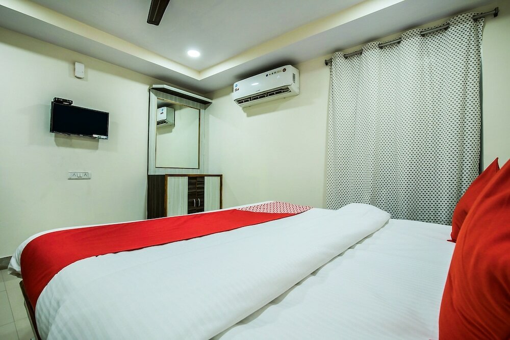 Фото Oyo 12973 Hotel Crystal