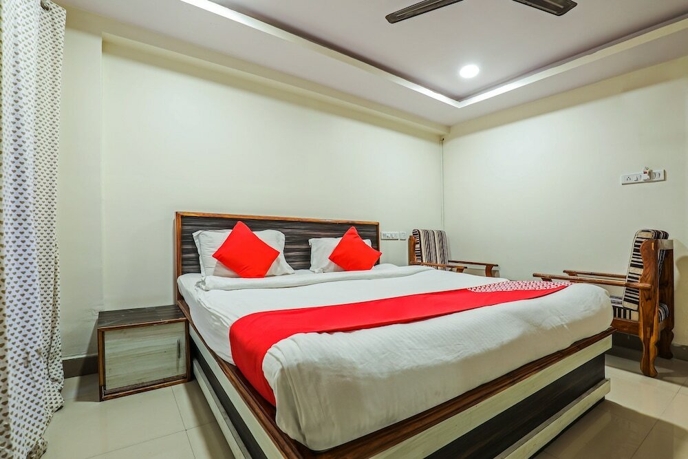 Фото Oyo 12973 Hotel Crystal