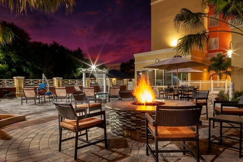 Гостиница Courtyard by Marriott DeLand Historic Downtown