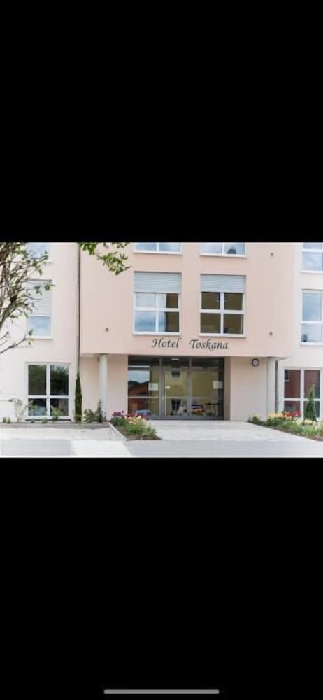 Фото Hotel Villa Toskana