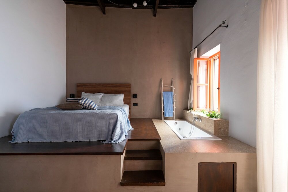 Фото Blue Jasmine Suites