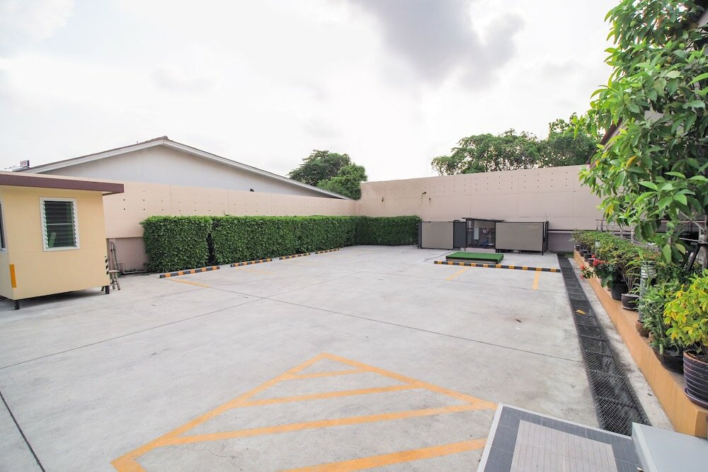 Фото Sriracha Biz Residence