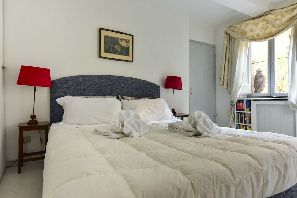 Фото Monti Secret Garden Apartment