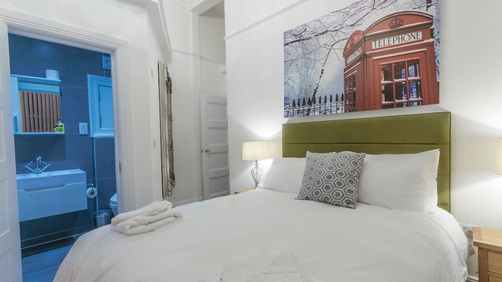 Фото 2 Bed - The Buckingham Suite