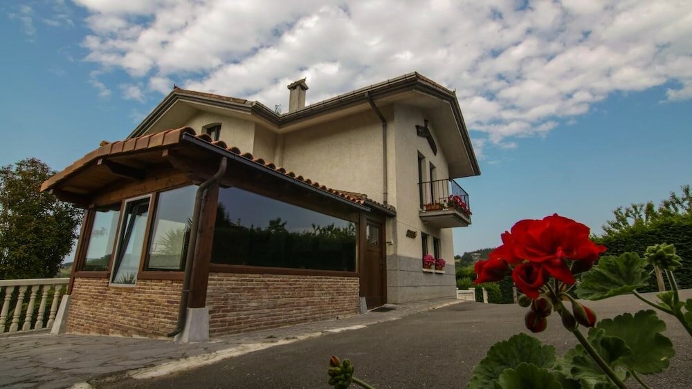 Фото Tolare Berri