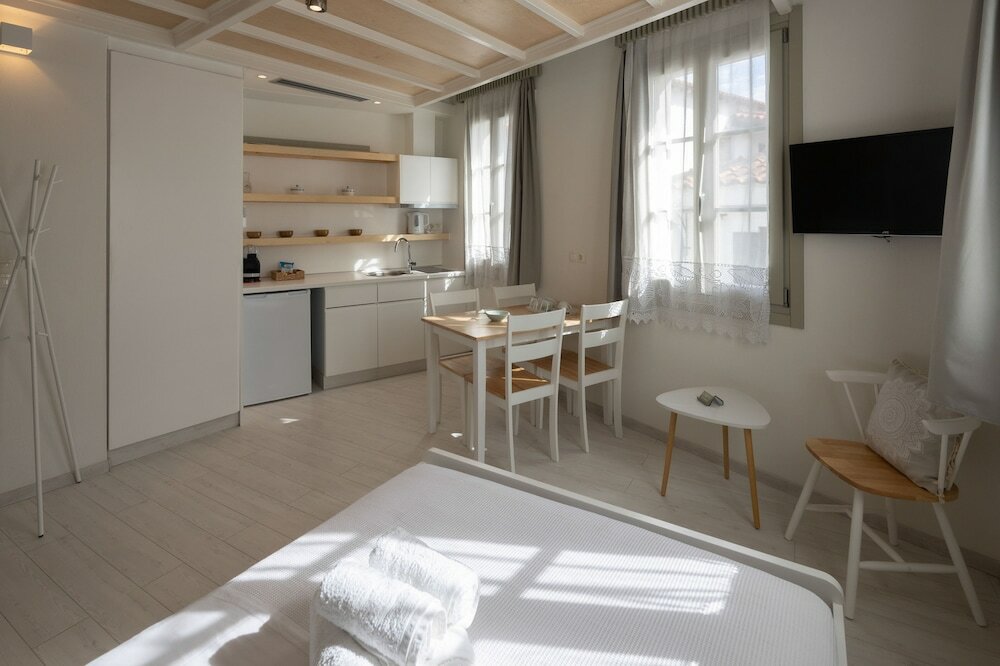 Фото L Anima Boutique Suites