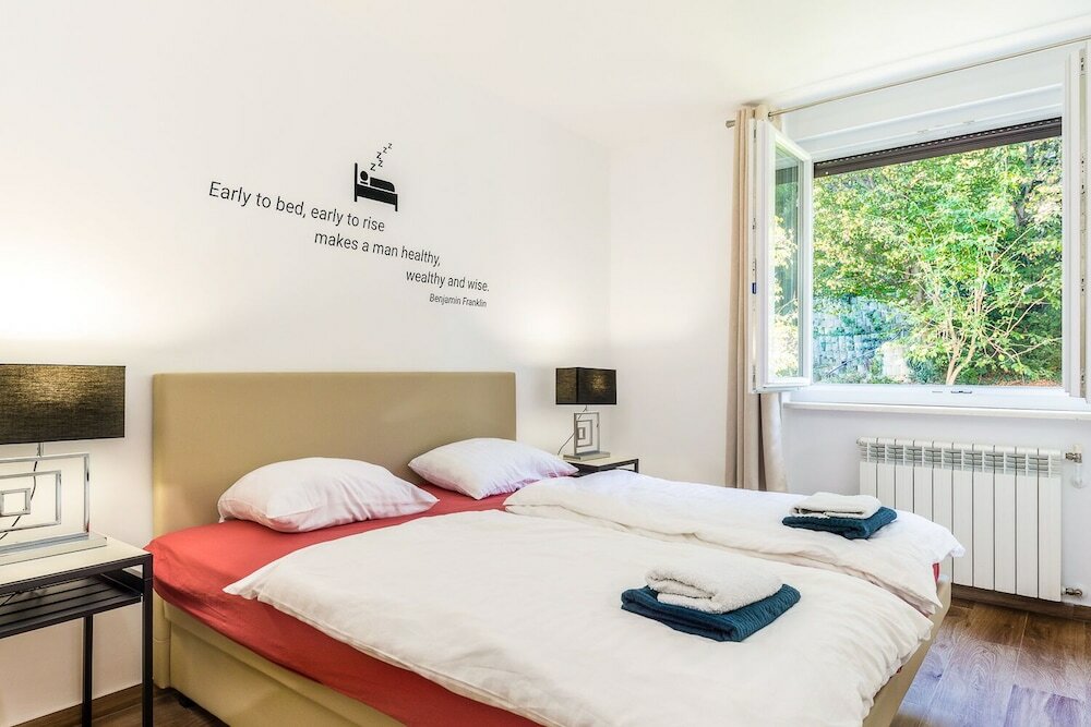 Фото Modern 2bdr Apartment in Old Town- Best Location