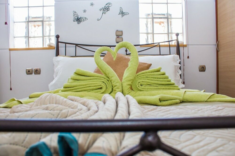 Фото Penthouse City Apartment