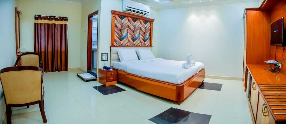 Фото The Grand Inn