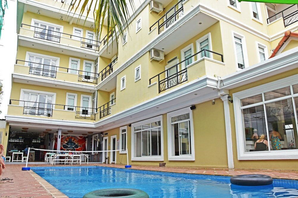 Фото отеля 1