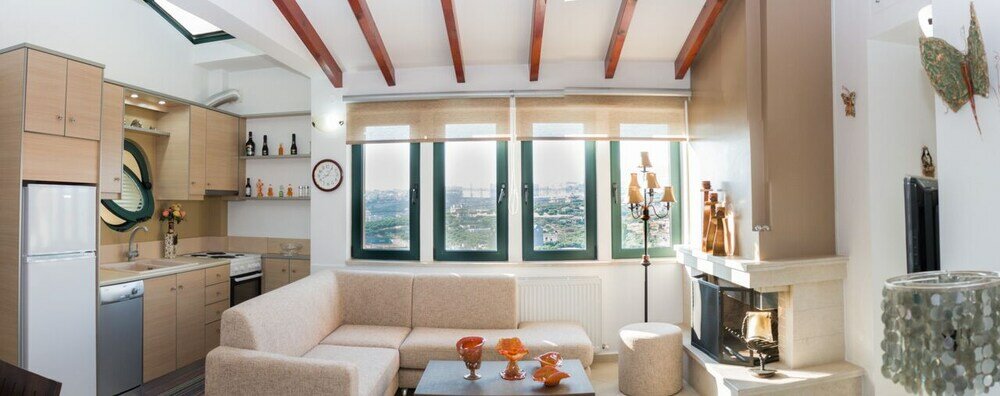 Фото Penthouse City Apartment