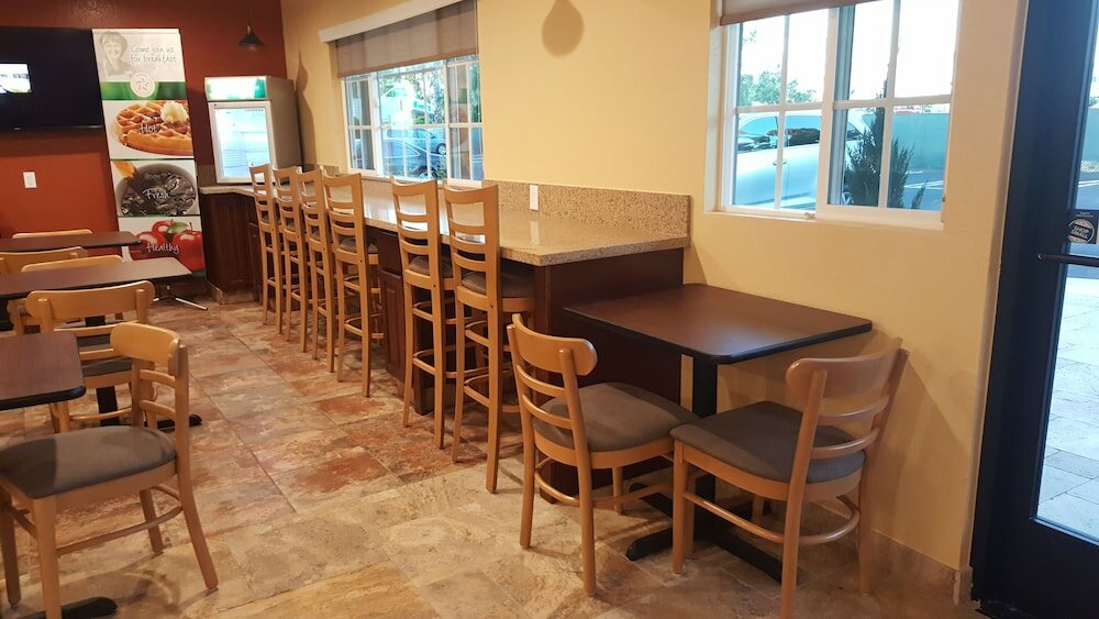 Фото Quality Inn Escondido Downtown