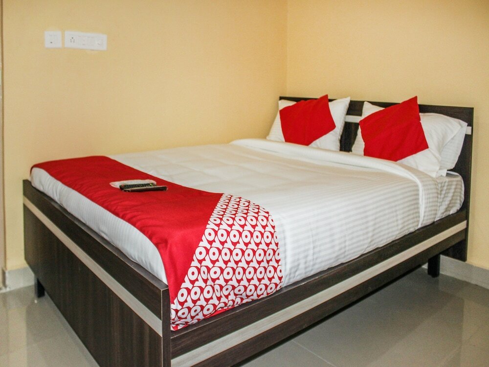Фото Oyo 12840 Sri Guru Residency