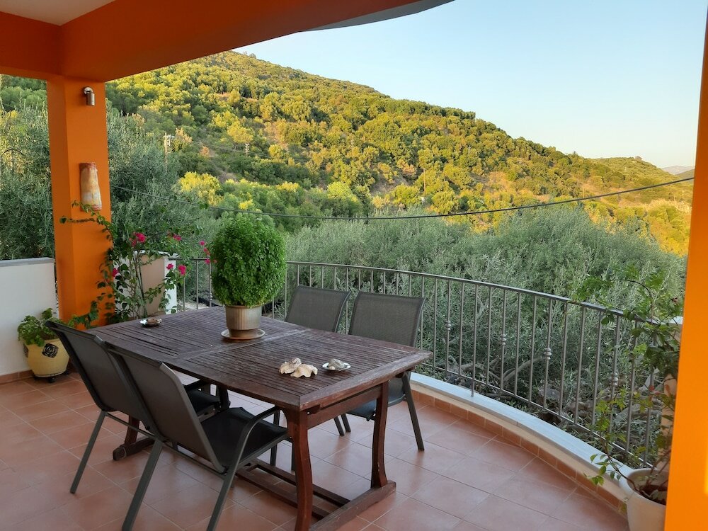 Фото Olive Tree Apartment