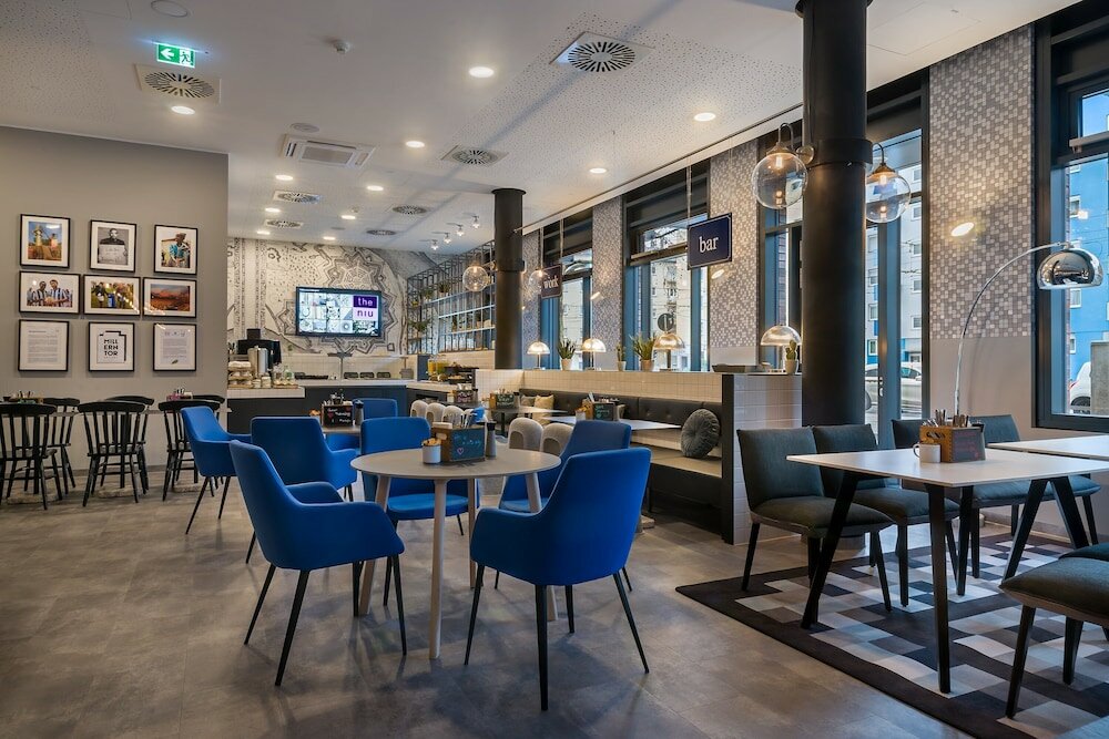 Фото The niu Square