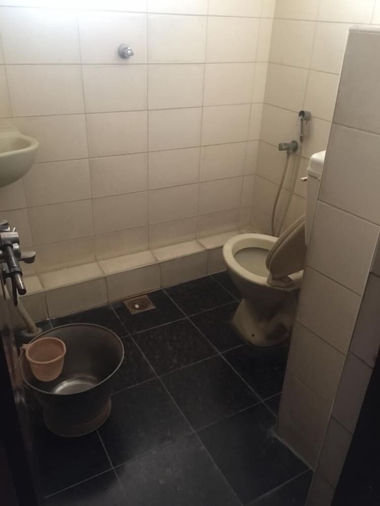 Фото Hotel Sakthi Priya