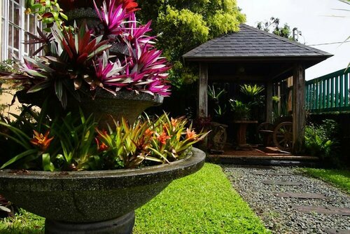 Гостиница Charming Tagaytay Vacation Home в Провинции Кавите