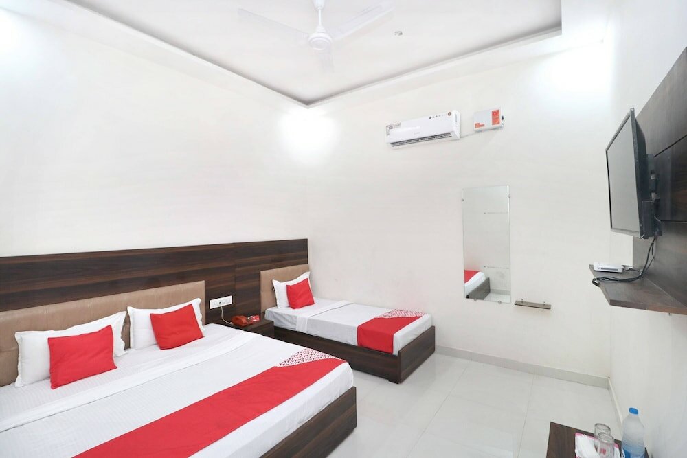 Фото Oyo 16379 Hotel LivInn Hub
