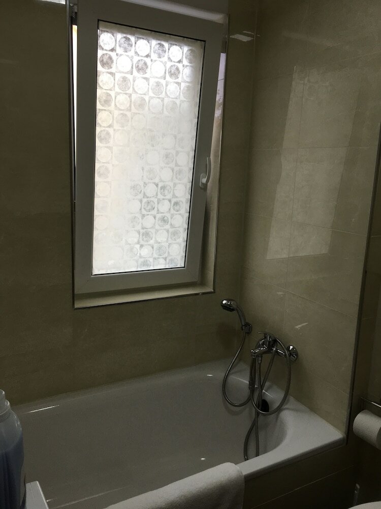 Фото Sahara Falcon