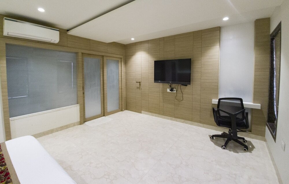 Фото Hotel Grand Parivaar