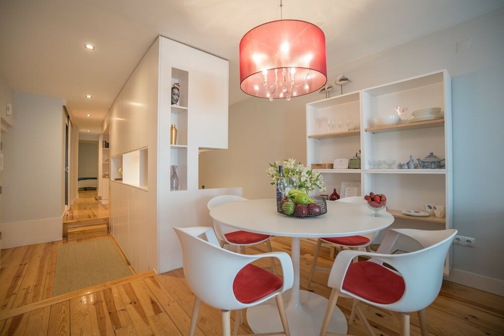 Фото Elegant & Cozy Apartment