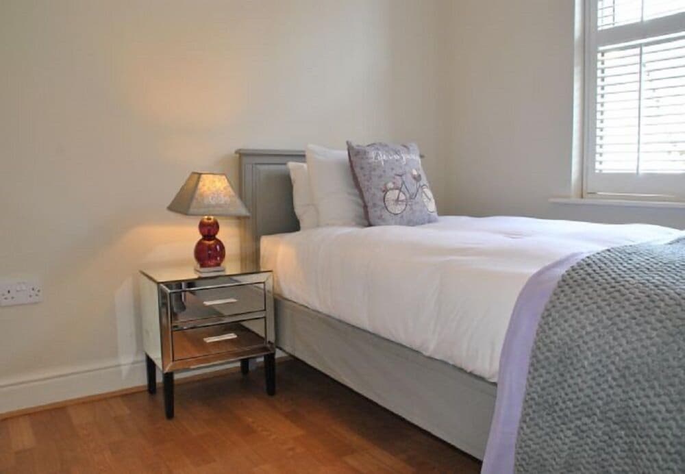 Фото Lord Raglan House