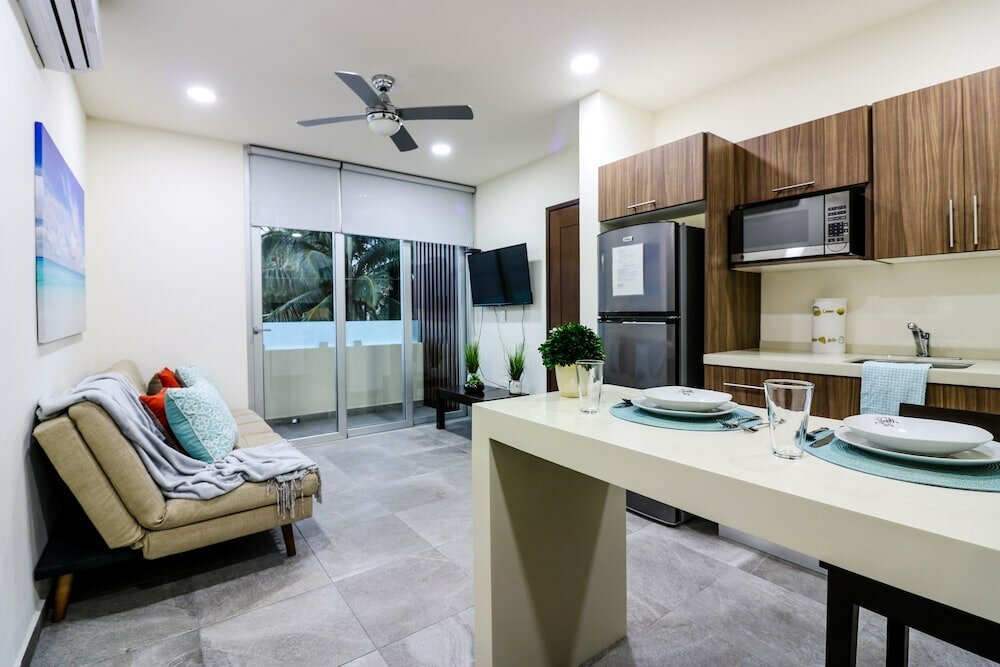 Фото The Furlough Fur202