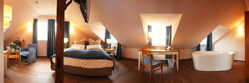 Фото Hotel MainChateau