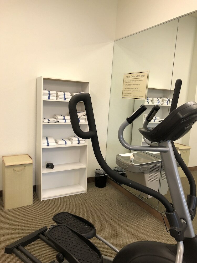 Фото Americas Best Value Inn & Suites Gun Barrel City