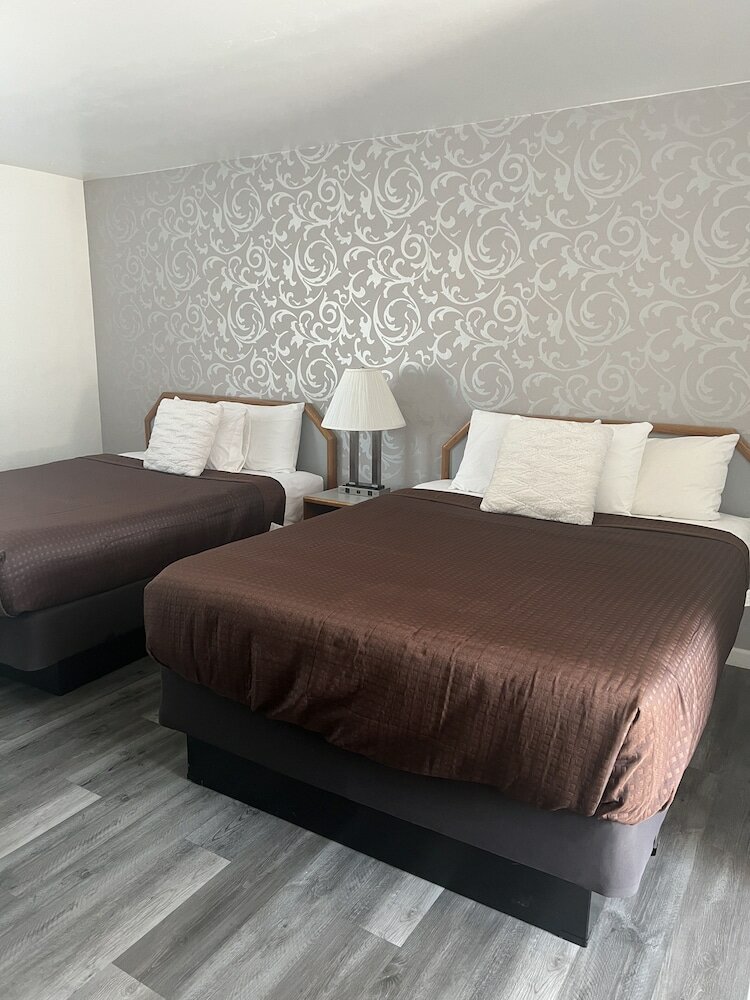 Фото Cedarwood Inn of Ashland