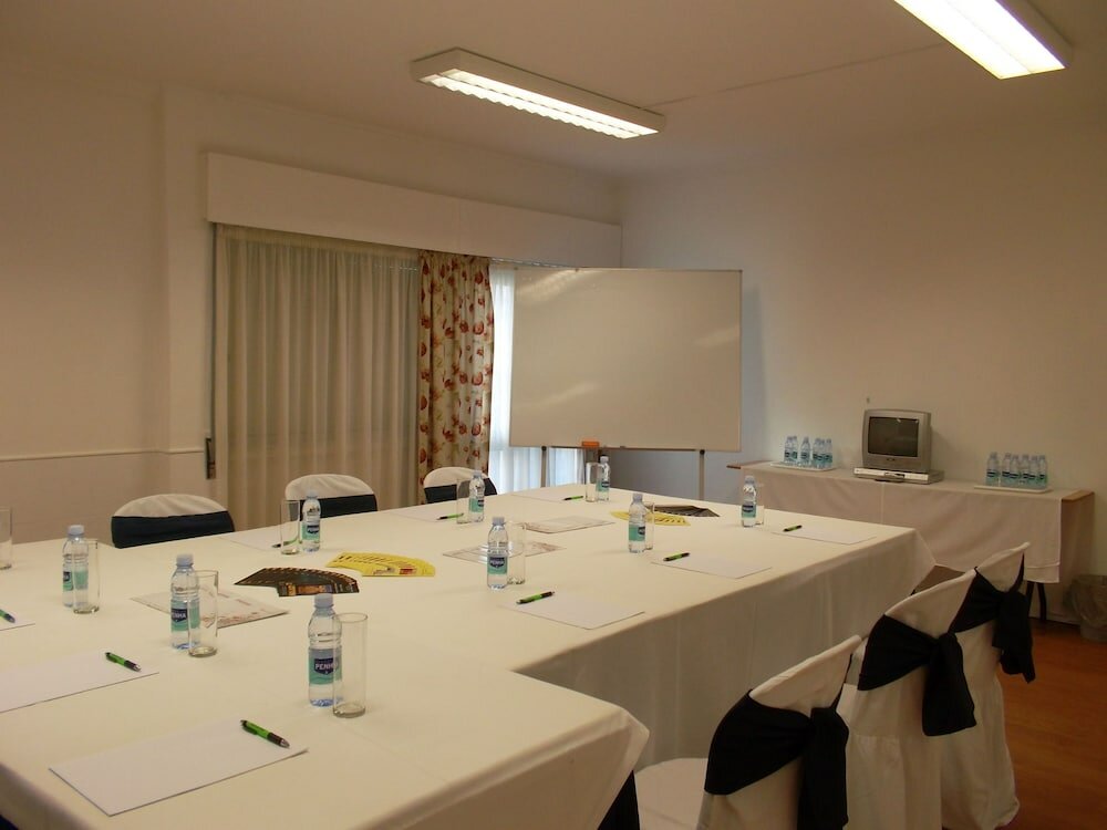 Фото Residencial Jardim da Amadora