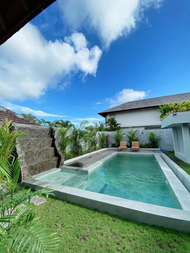 Фото Wiras Village